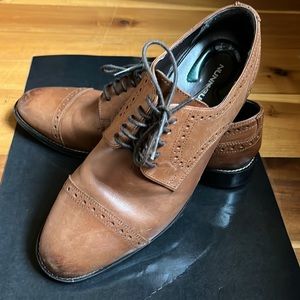 Men’s leather dress shoes